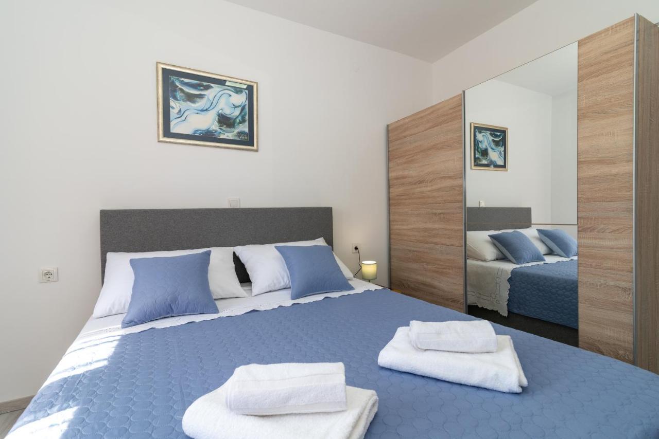 Apartmani Ante & Sime โตรกีร์ ภายนอก รูปภาพ