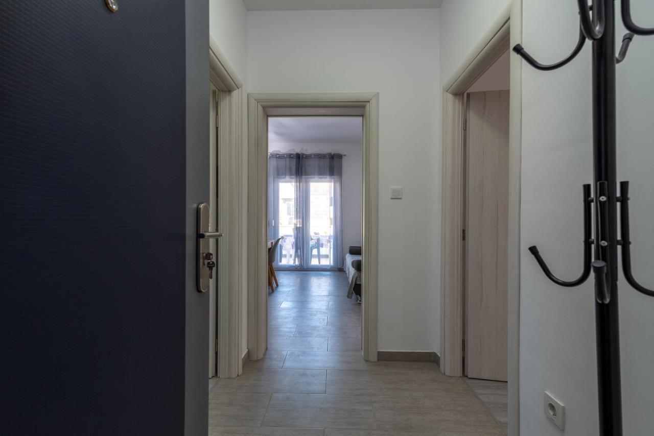 Apartmani Ante & Sime โตรกีร์ ภายนอก รูปภาพ
