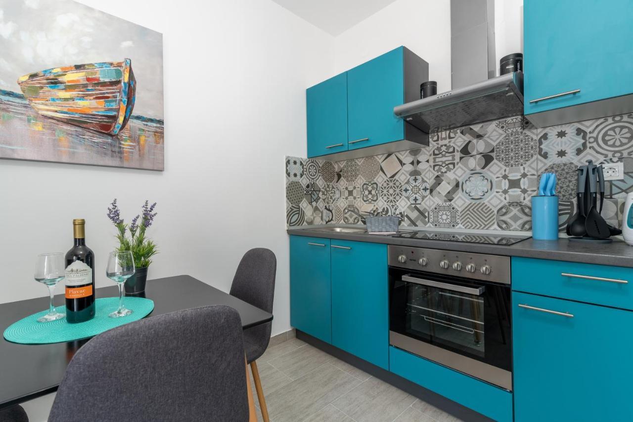 Apartmani Ante & Sime โตรกีร์ ภายนอก รูปภาพ